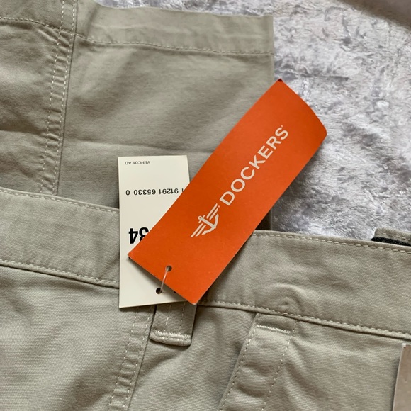 Dockers Mens Big & Tall Utility Cargo 48 X 34 Pants Sizes NWT khaki - Picture 5 of 6